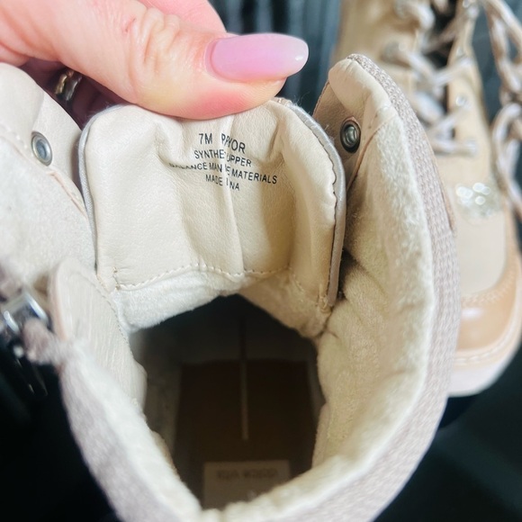 Women's Tan Lace-Up Boots 7 - Picture 3 of 5